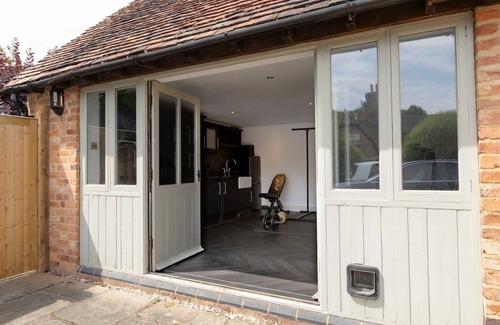 Rugby Casa | Swallow Fields Old Barn | Elegant Luxury Barn by Eason Stays