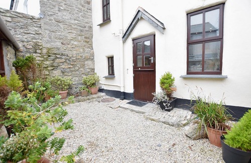 St Just Cabaña | Swallow's Nest - cosy miner's cottage in the heart of St Just, dog friendly