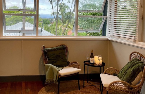 Bayswater Casa | Swan Retreat - 2 bedroom/modern interiors/views