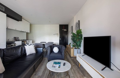 Chinatown Apartamento | Swanstons Urban Duo Great for Groups with Pool