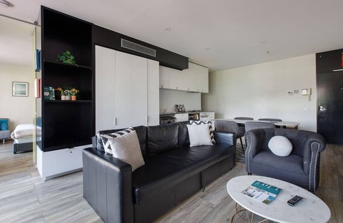 Chinatown Apartamento | Swanstons Urban Duo Great for Groups with Pool