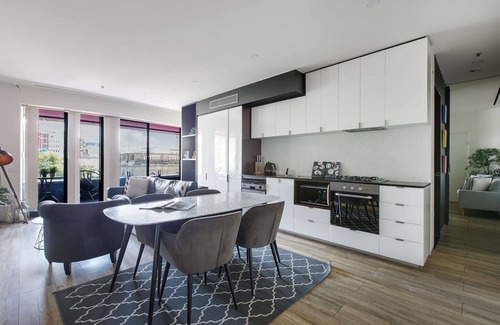Chinatown Apartamento | Swanstons Urban Duo Great for Groups with Pool