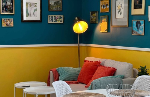 Downtown Apartamento | Swedish House, Bright and Modern Downtown Retreat