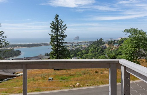 Pacific City Casa | Sweeping Ocean and Mtn Views, Dogs Welcome! Enjoy the Community Pool and Hot Tub