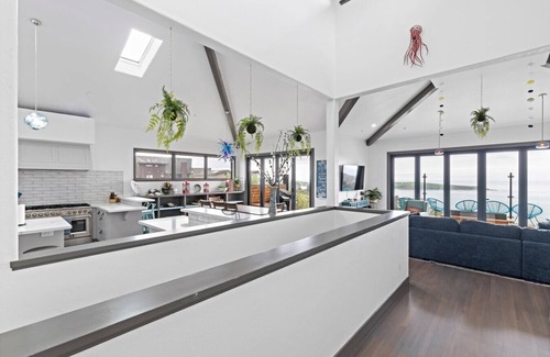 Dillon Beach Casa | *Sweeping Ocean Views*Hot Tub*King Bed*Garage