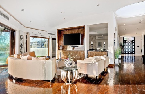 La Jolla Mesa Casa | Sweeping Sunsets