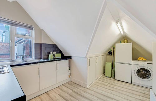 Golders Green Casa | Sweet and Lovely 2BR with Free Parking