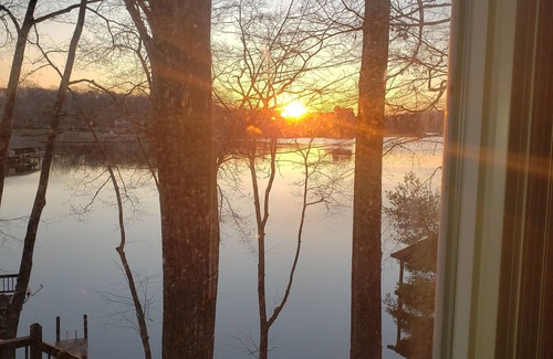 Huddleston Casa | Dulce por y por ... Su escape a la belleza del lago Smith Mountain