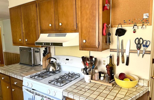 Brewster Casa | Sweet Cape Cod Cottage Close to Beaches, Cape League Baseball and Ice Cream