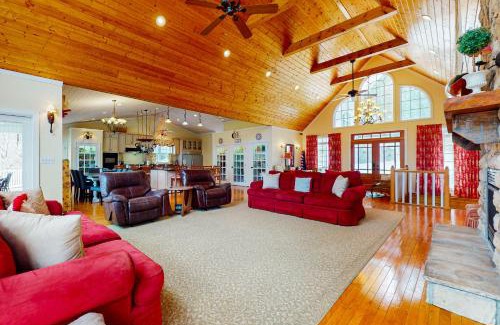 La Follette Casa | Sweet Cheeks