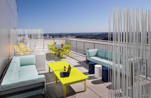 Theatre District Apartamento | Sweet Chinatown/Theater Dist 2BR w/ Gym, close to Bars, by Blueground