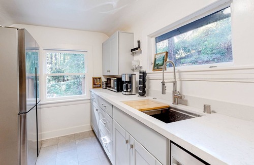 Mill Valley Cabaña | Sweet cottage in the woods with fireplace & patio - steps to town & trails