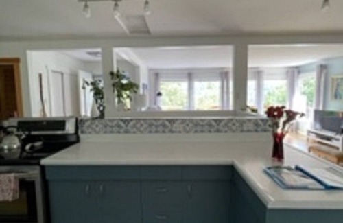 Nelson Casa | Sweet Creek Retreat. beautiful; views, close to beaches & hikes.