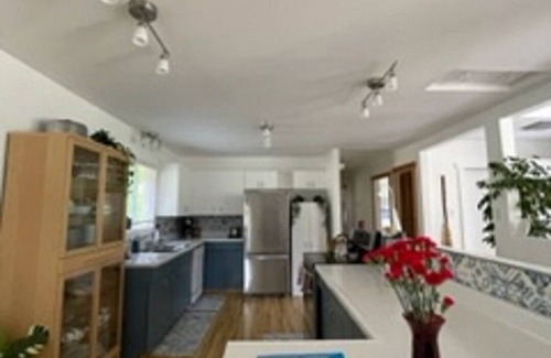 Nelson Casa | Sweet Creek Retreat. beautiful; views, close to beaches & hikes.
