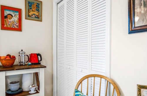 Springfield Apartamento | Sweet Dreams Private Entrance, 5 blocks, Walk/Ride to River
