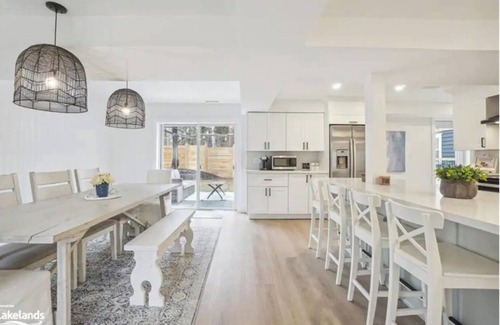 Wasaga Beach Cabaña | Sweet Escape for Beach Bums and Ski Bunnies!