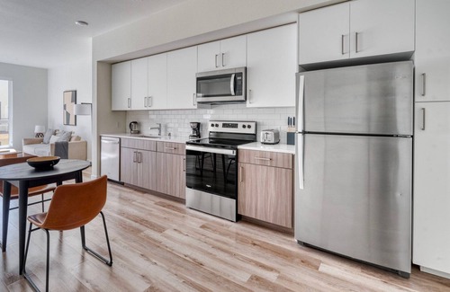 Hayward Apartamento | Sweet Hayward 1BR w/ Heated Pool & EV Charging Stations, by Blueground