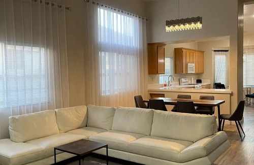 Antelope Casa | Sweet Holiday