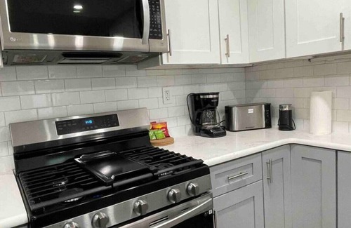 Communipaw Casa | Sweet Home - 20 minutes to NYC