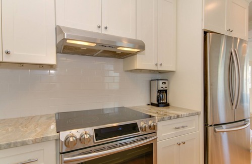 Dam Neck Casa | Sweet Home Near Croatan Beach & Boardwalk with Deck, WiFi, Bikes - 2 Dogs OK