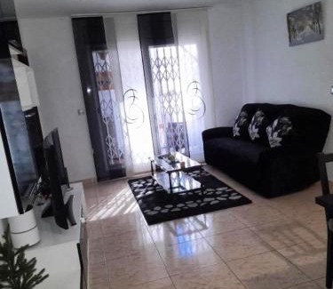El Prat de Llobregat Apartamento | Sweet house close to airport