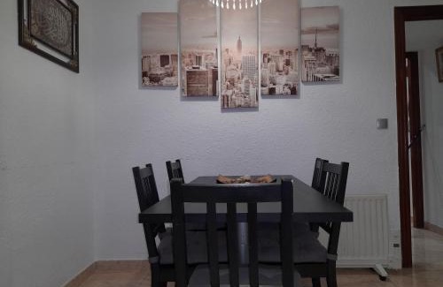 El Prat de Llobregat Apartamento | Sweet house close to airport