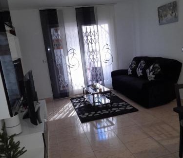 El Prat de Llobregat Apartamento | Sweet house close to airport