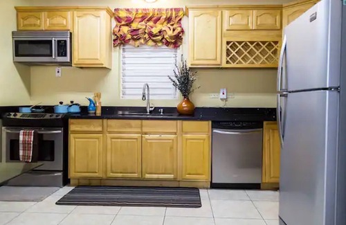 New Kingston Apartamento | Sweet Kensville