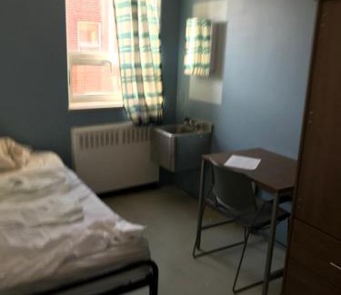Cote-Des-Neiges—Notre-Dame-De-Grace Apartamento | Sweet Montreal room