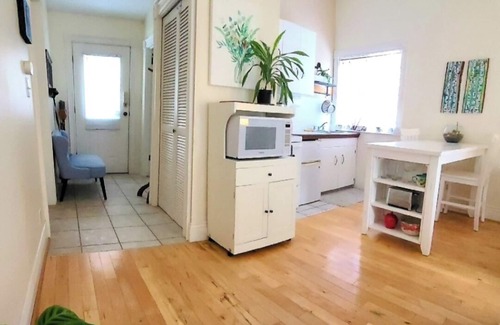 Nelson Apartamento | Sweet private studio just minutes from the downtown core.