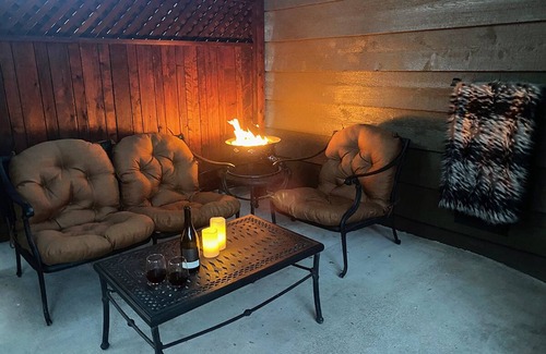 Los Olivos Apartamento | Sweet Queen Retreat in Downtown Los Olivos.