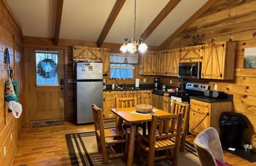 Stanardsville Cabina | Sweet Reunion | 2 Bed, 1 Bath