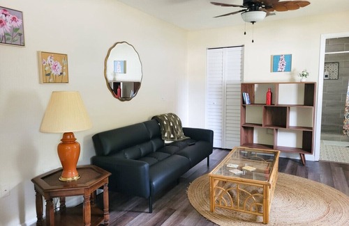 Trailer Estates Apartamento | Chickadee Cozy 1/1 Apt six miles to IMG
