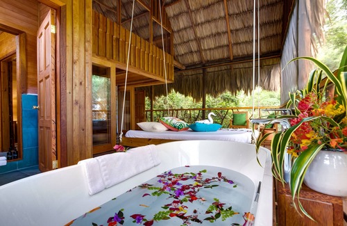 Negroman Cabina | Sweet Songs Jungle Lodge, a Muy’Ono Resort