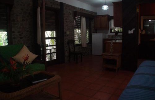 Negroman Cabina | Sweet Songs Jungle Lodge