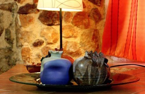 Dafni-Ymittos Apartamento | Sweet stone apartment in Imittos