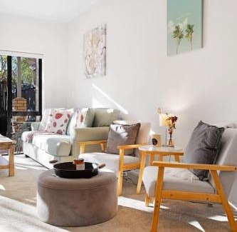 East Tamaki Casa | Sweet Sunshine Nest with Pool, Aircon and Parking