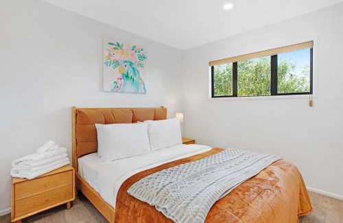 East Tamaki Casa | Sweet Sunshine Nest with Pool, Aircon and Parking