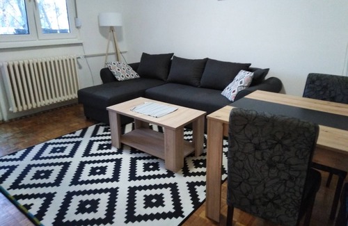 Vozdovac Apartamento | Sweet urban apartment for max 4 Pet friendly, free public parking