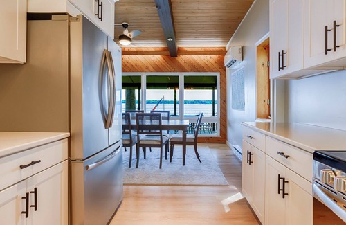 Seneca Falls Cabaña | Buddy's Bungalow: ¡Vista espectacular!