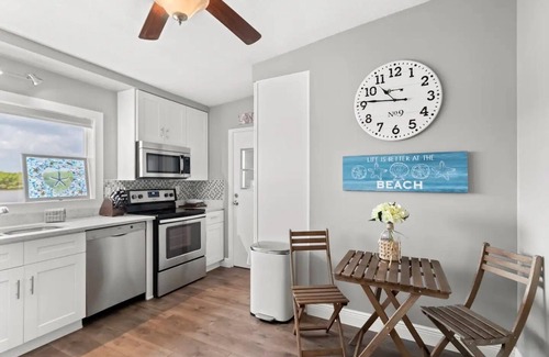 Ruskin Casa | Sweet Waterfront Excursion