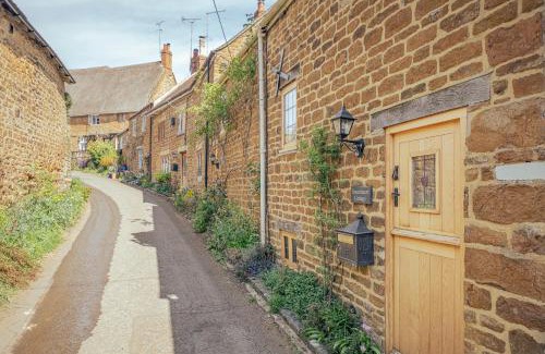 Sibford Gower Apartamento | Sweetheart Cottage - Cosy 2 Bed in The Cotswolds!