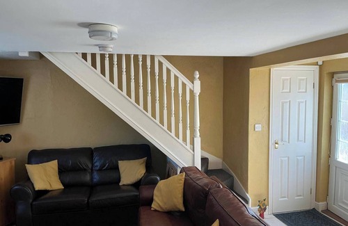 Louth Cabaña | Sweetpea Cottage - Sleeps 5, Parking & Pets Ok