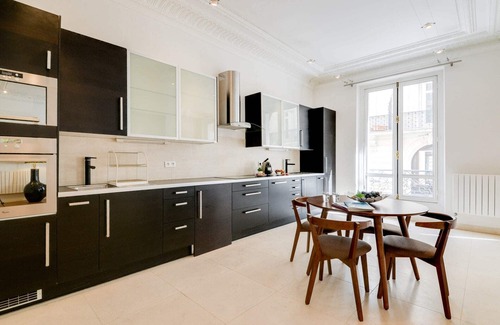Champs-Elysees Apartamento | Sweett | Cerisoles A