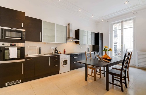 Champs-Elysees Apartamento | Sweett | Cerisoles B