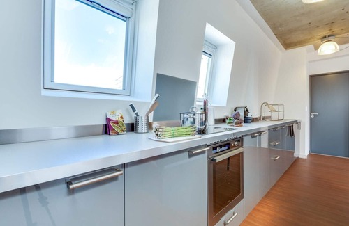 Quartier Saint-Georges Apartamento | Milan VI - Cuatro Habitaciones Piso, Capacidad 10