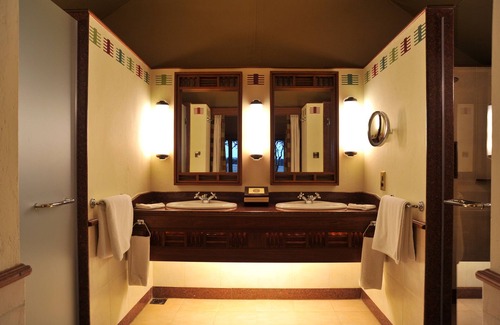 Nanyuki Hotel | Sweetwaters Serena Camp
