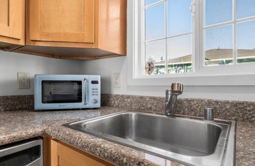 Eastside Santa Cruz Hotel | Swell House Santa Cruz - Apartment 10