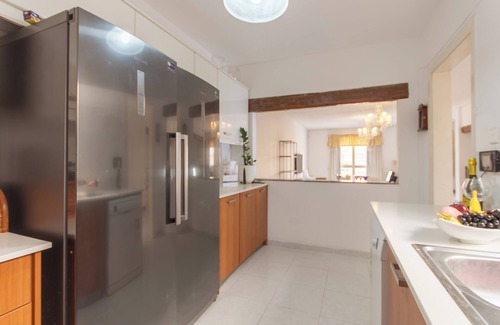 Swieqi Hotel | Villa Swieqi with shared rooms 8