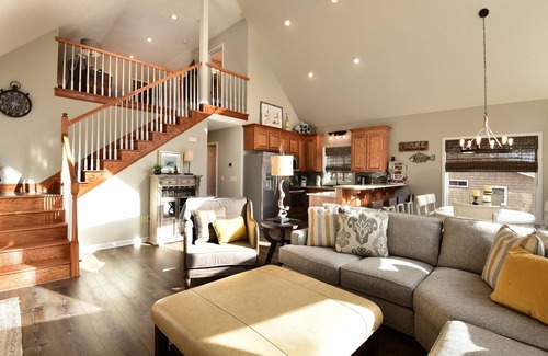 Albemarle Casa | Swift Island Sunsets: Lakefront, Cozy, Sleeps 8